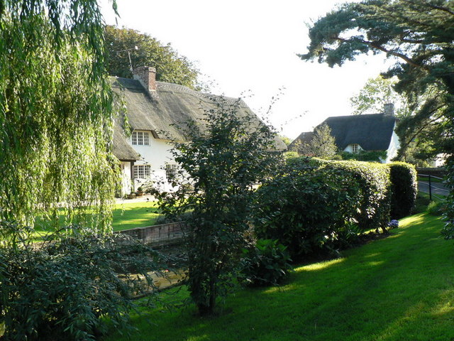 SY8997 : Bridge Cottage, Winterborne Zelston by Chris Downer